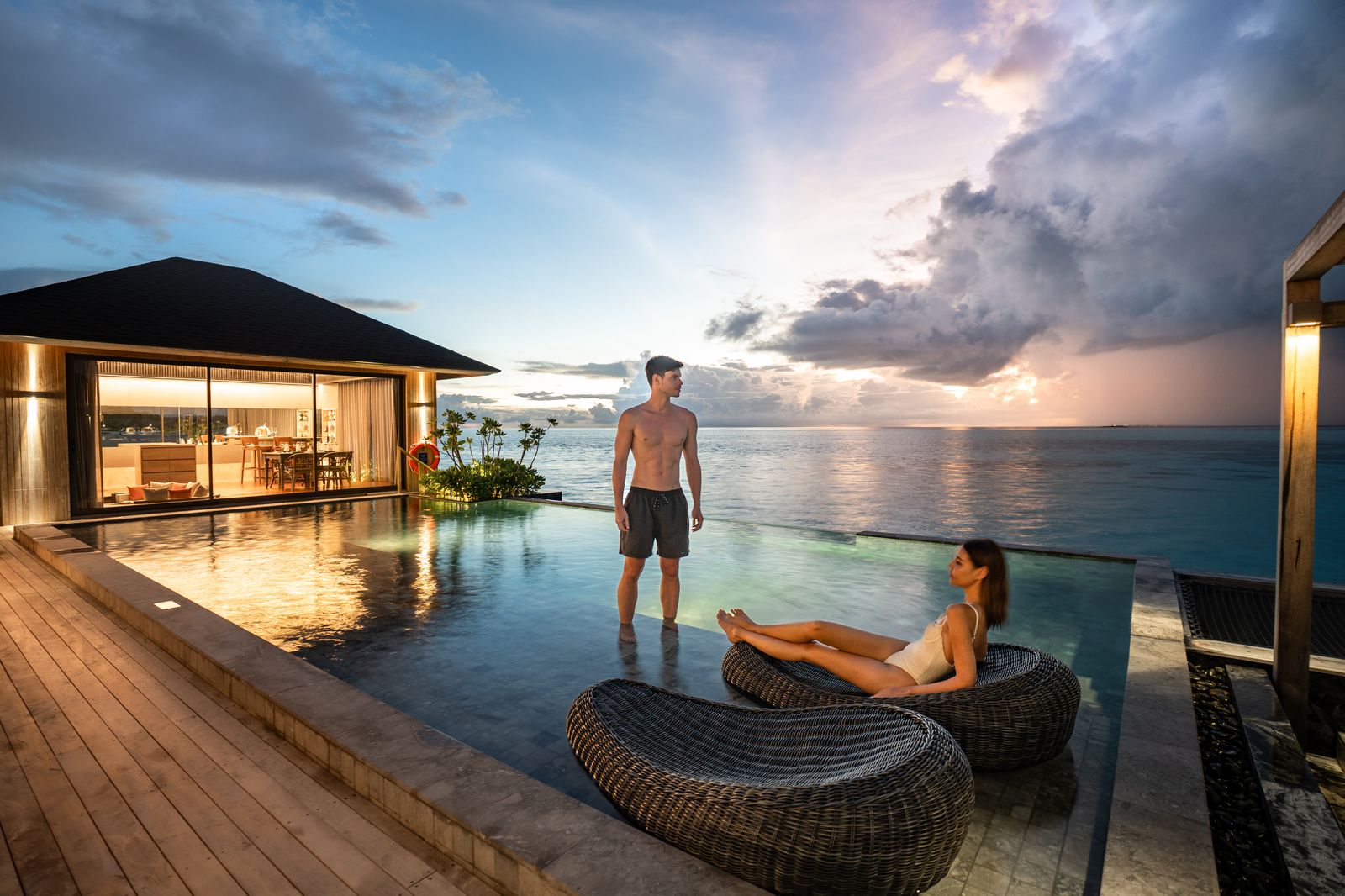 Celebrate Honeymoon – Enjoy Complimentary Wine & More!