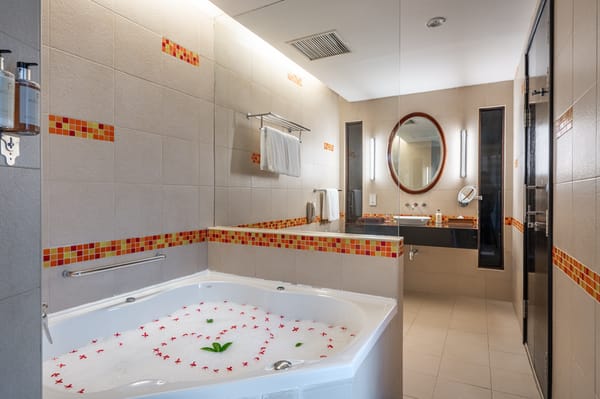 Super Deluxe With Jacuzzi