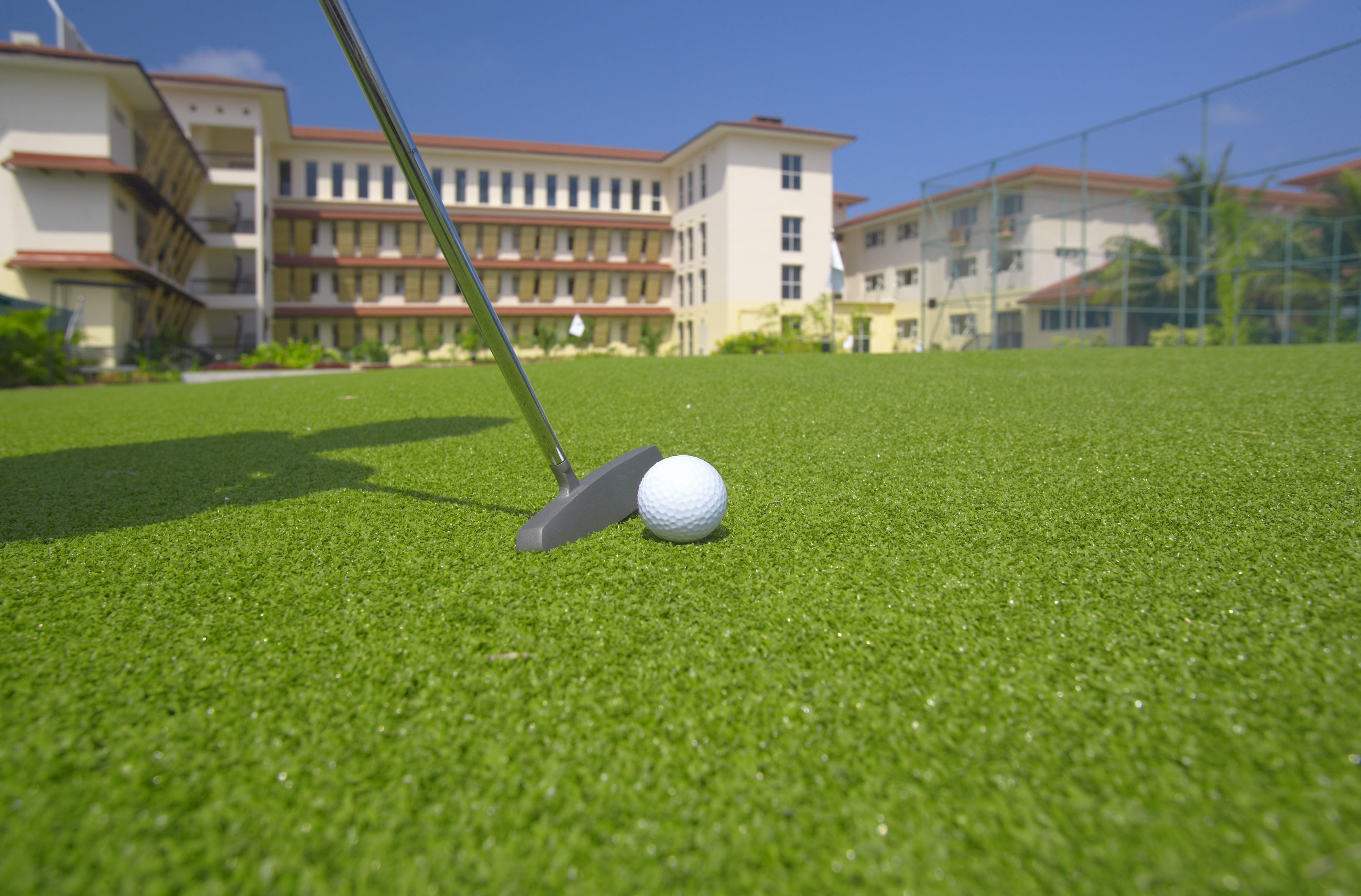 GOLF PUTTING