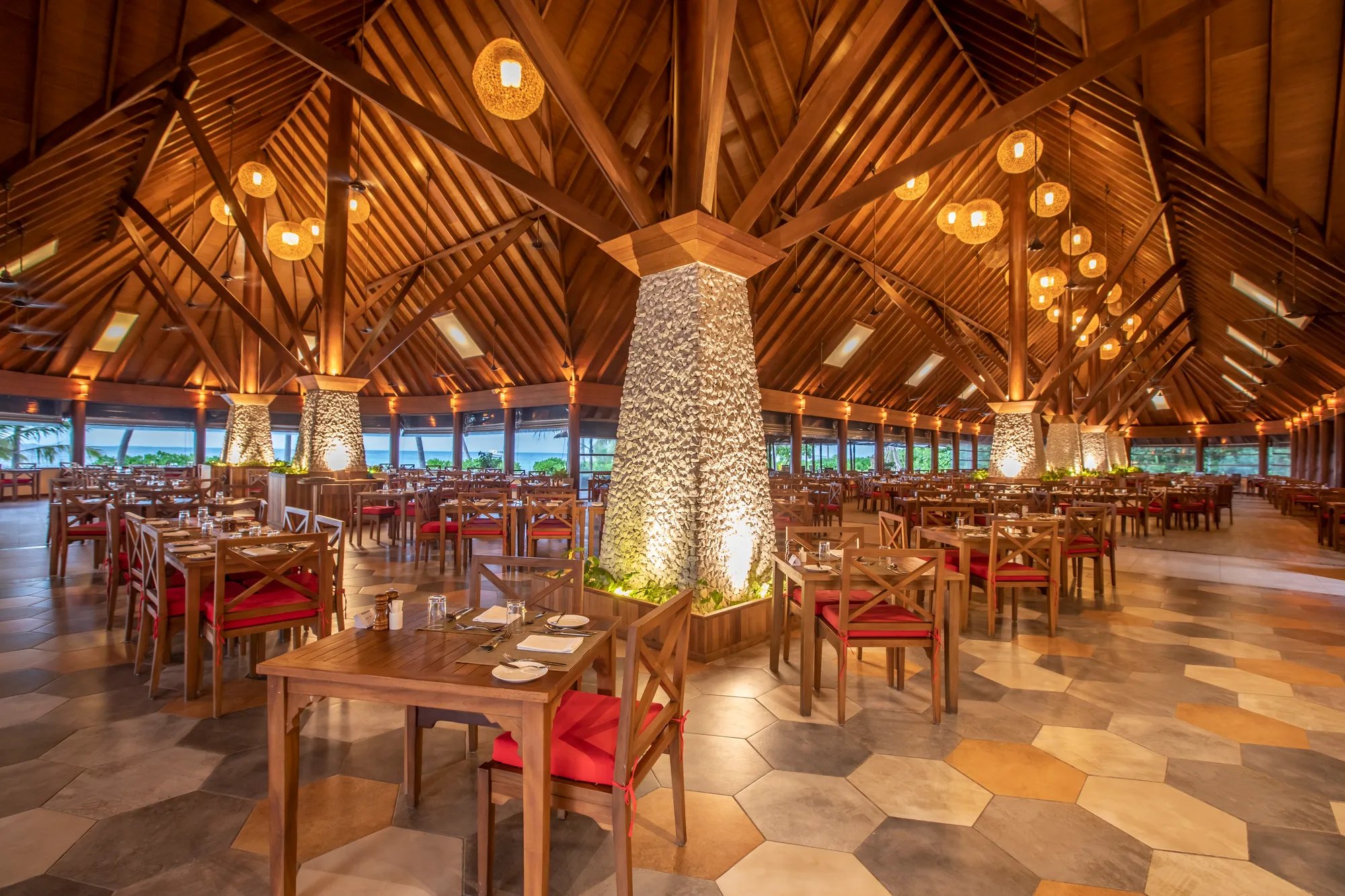Vakaru餐廳全天候營業