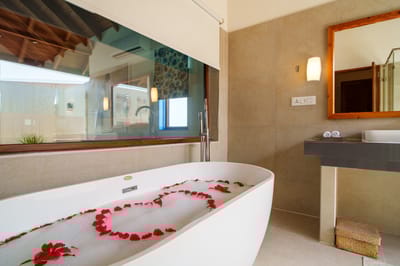 reethi faru resort gallery image 161