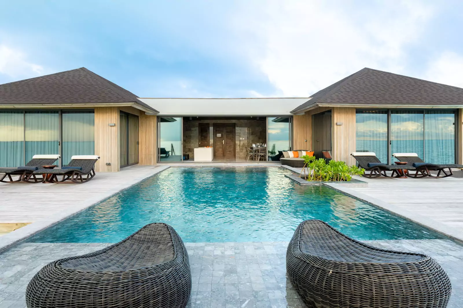 Grand Madifushi Aqua Pool Villa