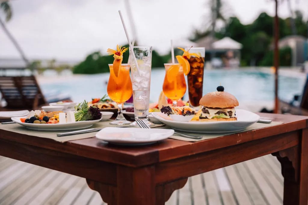 Ocean-to-Table Dining: Fresh Seafood Delights at Reethi Faru!